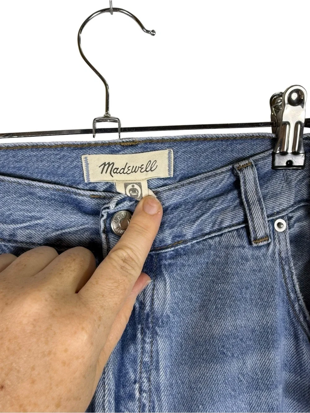 Madewell The Dean Easy Straight Jean in Northridge Wash: Airy Denim Edition 33